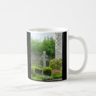 Mug Croix celtique dans la cimetière, foi