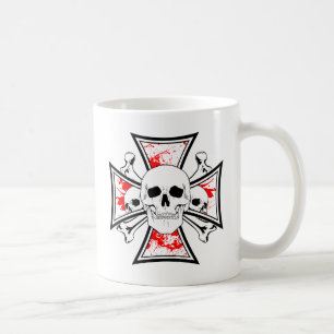 Mug Croix de fer avec des crânes et des os de croix