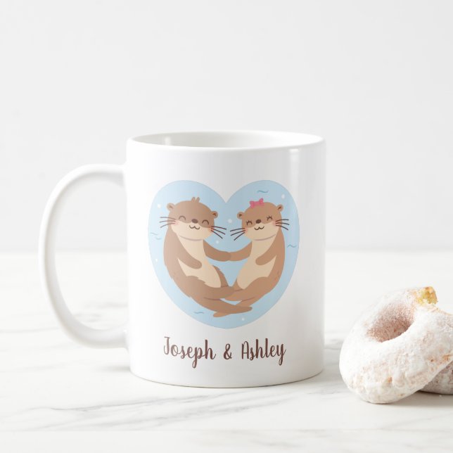 Mug Cute Otter Couple tenant Les Mains Personnalisées (Avec donut)