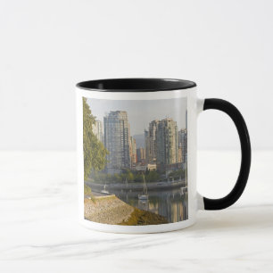 Mug Cycliste le long de Seawall Trail dans le centre-v