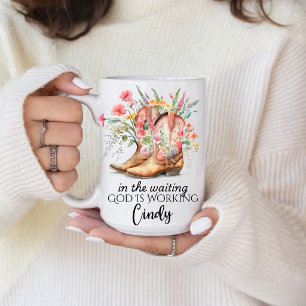 Mug Dans l'attente Dieu travaille   Nom personnalisé 