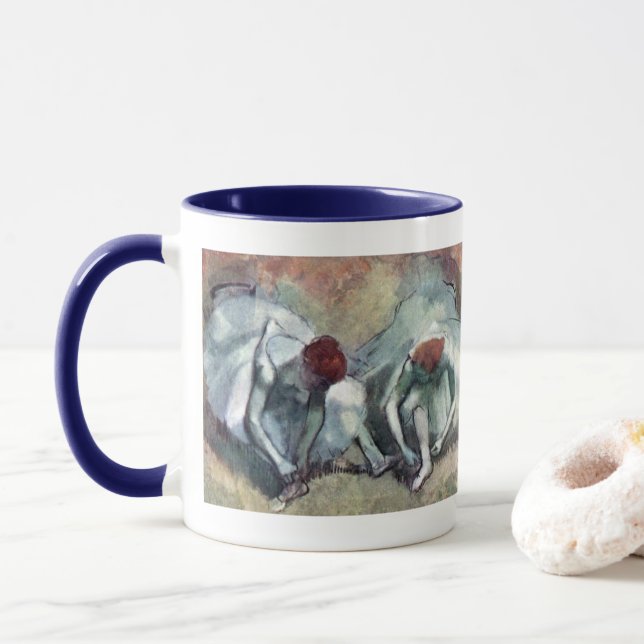 Mug Danseurs lacant leurs chaussures par Edgar Degas (Avec donut)