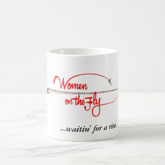 Mug De femmes waitin en marche… pour une hausse