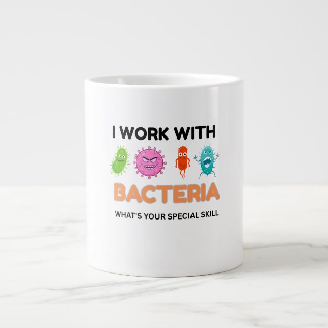 Mug de microbiologie amusante - "Je joue avec les  (Devant)