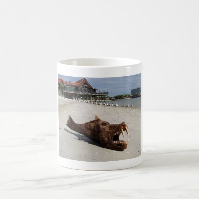 Mug de monstre de mer par Juan Cabana (Centre)