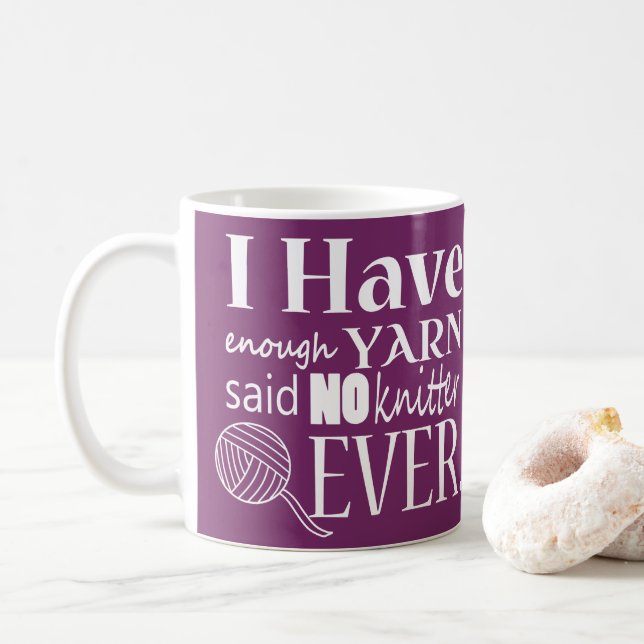 Mug ♥ de tricot pas assez de métiers de fil (Avec donut)
