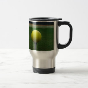 Mug De Voyage Bal de golf jaune sur un terrain de golf de montag