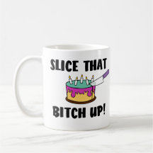 Découpez ce cadeau de gâteau et de couteau pour le