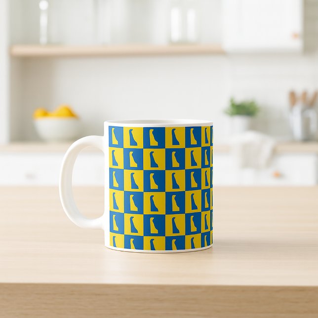 Mug Delaware Silhouette Pop Art Blue Yellow Pattern (A mug with a blue and gold pattern of the US state of Delaware.)