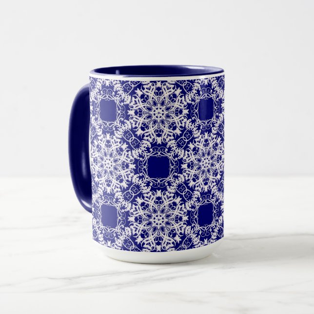 Mug dentelle victorienne fleurie. (Devant gauche)
