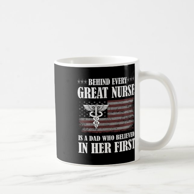 Mug Derrière Chaque Grande Infirmière, Il Y A Un Père  (Droite)