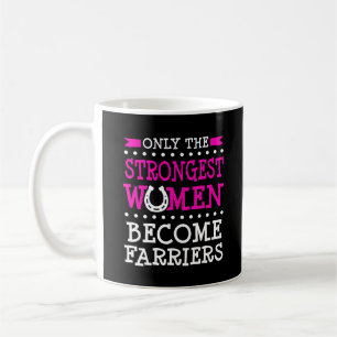 Mug Des femmes plus fortes et plus fortes font du chev
