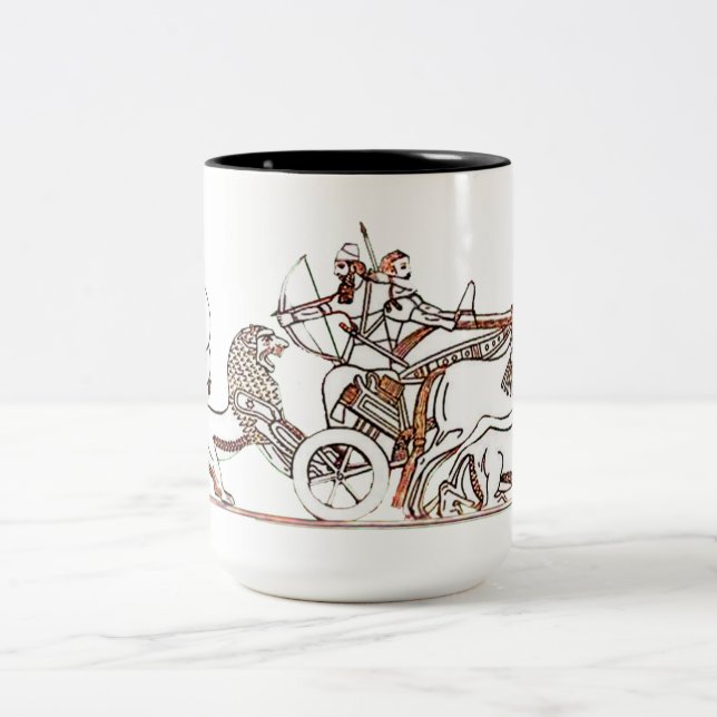 Mug des guerriers assyriens (Centre)
