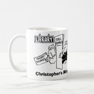 Mug Des hommes lisent des livres à la bibliothèque. Aj