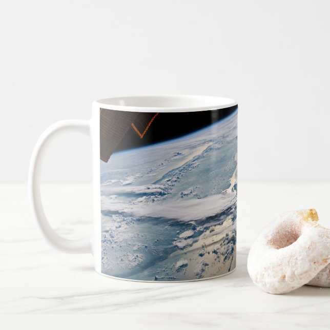 Mug Des Nuages Autour De Sumatra, Indonésie. (Avec donut)