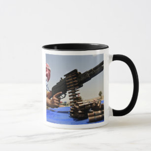Mug Des obus de 762 mm se trouvent sur le camion