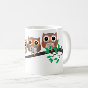 Mug Dessin mignon de trois chouettes sur une branche d