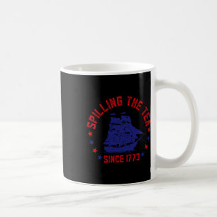Mug Déverser Le Thé Depuis 1773 Le Quart De Juillet Dr