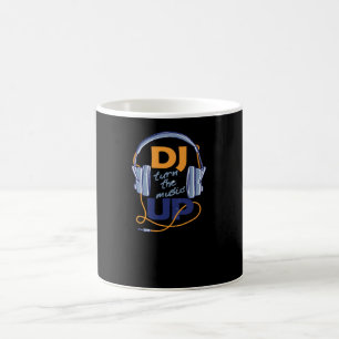 Mug DJ allume la musique