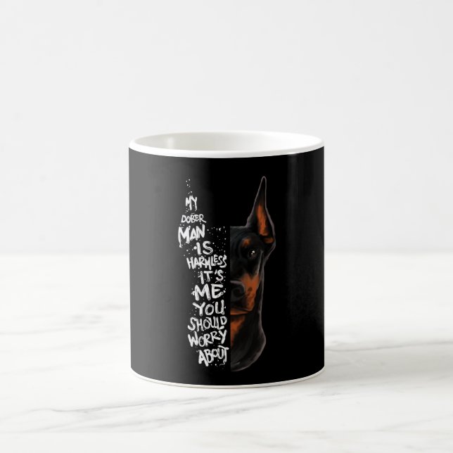 Mug Doberman Dog Dit Un Cadeau Inoffensif (Centre)