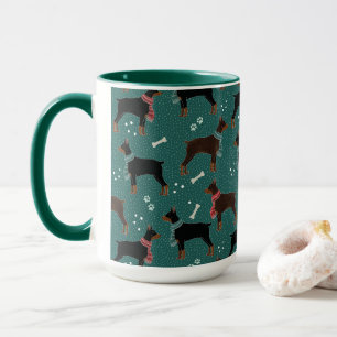 Mug Dobermans rouges et noirs dans Scarves Motif d'hiv
