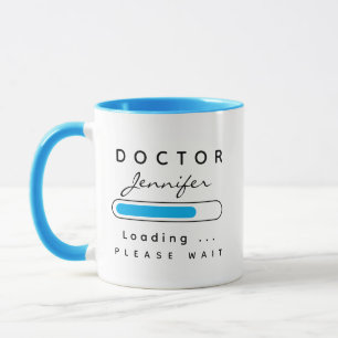 Mug DOCTEUR [Nom] Chargement en bleu et blanc