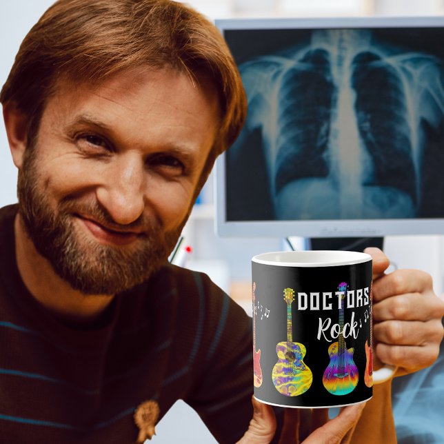 Mug Docteurs de l'école médicale Rock Graduate (Doctors rock med school graduate cool guitar coffee mug)