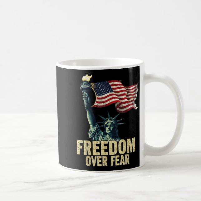 Mug Dom Over Fear Statue Of Liberty Flag Graphic  (Droite)