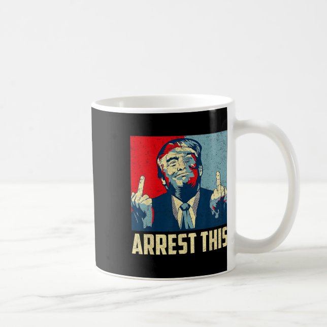 Mug Donald Trump 2024 Un partisan arrêté pour ce Vinta (Droite)