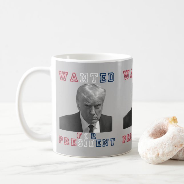 Mug Donald Trump Mugshot Recherché pour le président 2 (Avec donut)