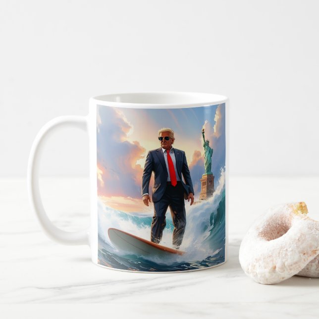 Mug Donald Trump Surfing Statue de Liberty USA MAGA (Avec donut)