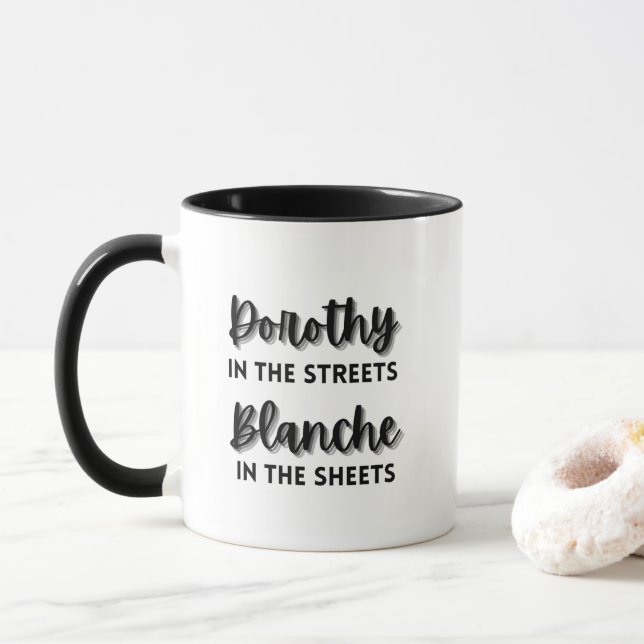 Mug Dorothy dans les rues Blanche dans les feuilles (Avec donut)