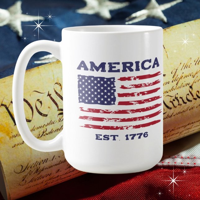 Mug Drapeau patriotique Vintage-américain (Shown in 15oz.  Available in multiple product types, sizes and colors. )