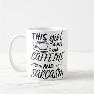 Mug Drôle Cette Fille Fonctionne Sur La Caféine Et Le 