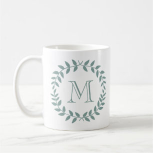 Mug Dusty Sage Green Wreath Botanique Élégant Monogram