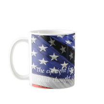 Eagle sur un cactus devant le drapeau des