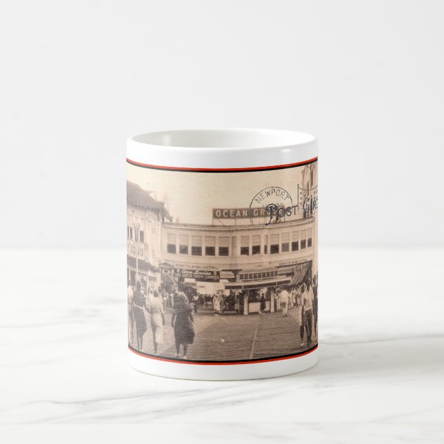 MUG EARLY 20TH CENT. ATLANTIC CITY IMAGE (Centre)