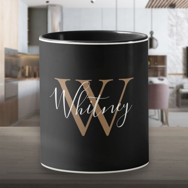 Mug Élégant Black Gold Nom de script Monogramme (Elegant Black Gold Script Name Monogram Mug)