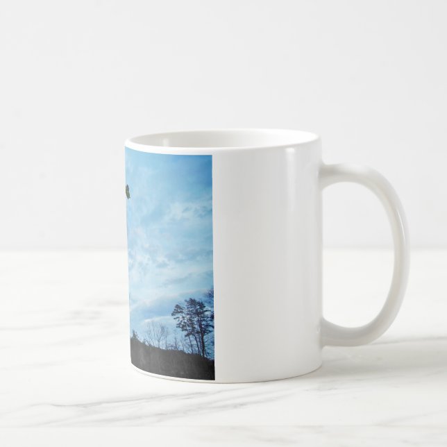 Mug Élégant Noël Holly, ciel bleu (Droite)