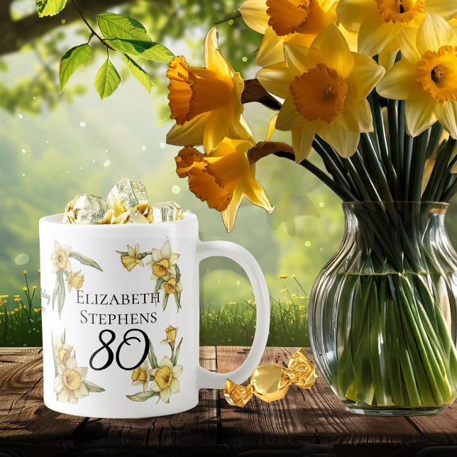 Mug Élégante jonquille jaune Floral 80e anniversaire (Elegant Yellow Daffodils Floral "80" 80th Birthday Keepsake Coffee Mug)