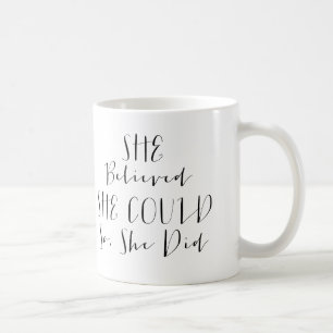 Mug Elle a cru qu'elle pourrait ainsi elle a attaqué