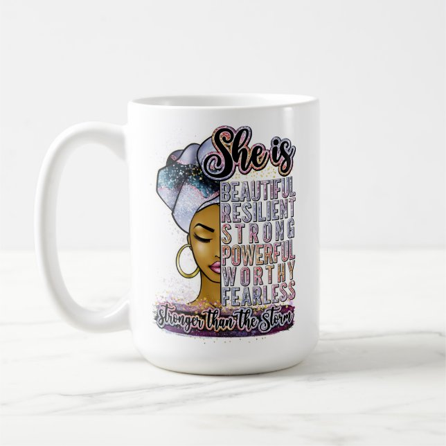 Mug Elle est belle résiliente forte puissante digne (Gauche)