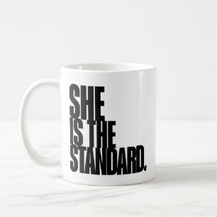 Mug Elle est la référence, citation motivationnelle Ar