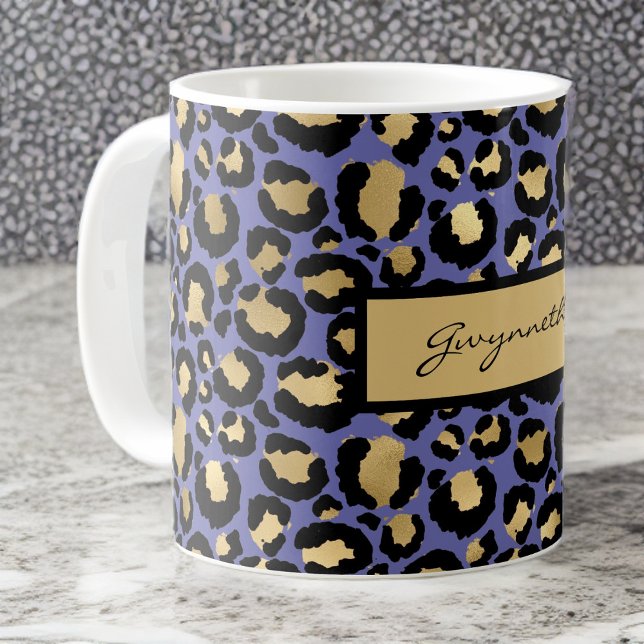 Mug Empreinte de léopard violet noir monogrammé (Créateur téléchargé)