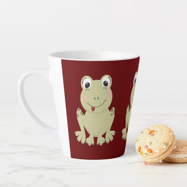 Mug en latte avec de mignonnes grenouilles (En situation)