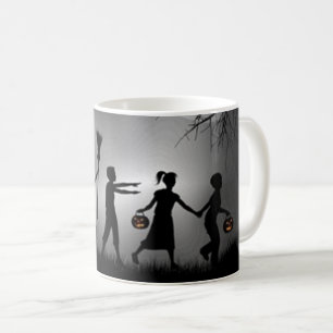 Mug Enfants faisant Trick or Treat lors d'une soirée e