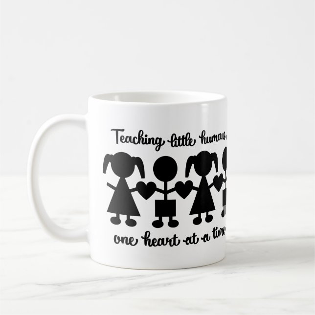 Mug Enseigner Les Petits Humains Un Coeur À La Fois (Gauche)