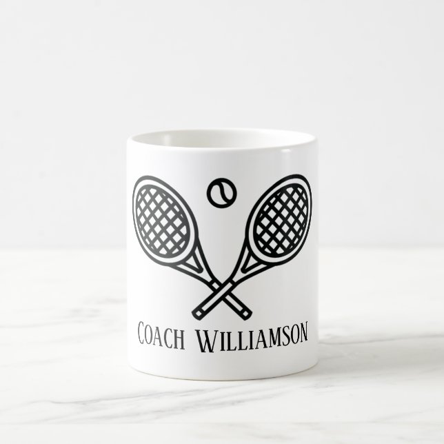 Mug Entraîneur De Thème De Tennis Nom Monogramme (Centre)