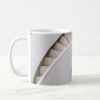 MUG ESCALIERS EN BÉTON BLANC ET BROWN