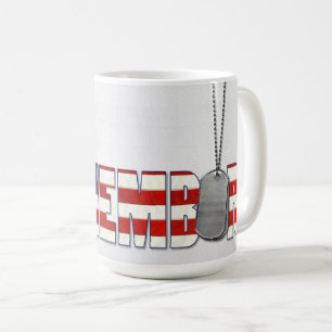Mug étiquette de chien militaire sur le texte du drape